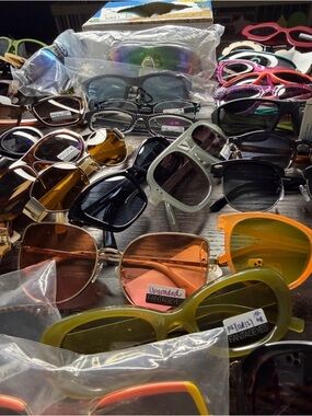 $3 Sunglasses 🕶️🌸🕶️🩷🕶️🌸🕶️😎